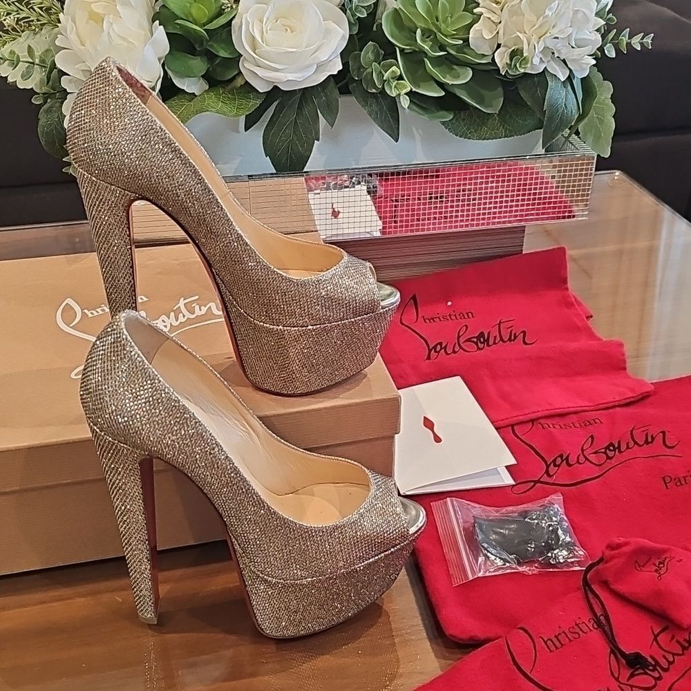 Christian Louboutin Altareva Silver Gold Size 37 NWT
